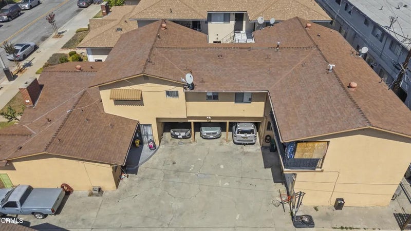 2120 W Victoria Avenue