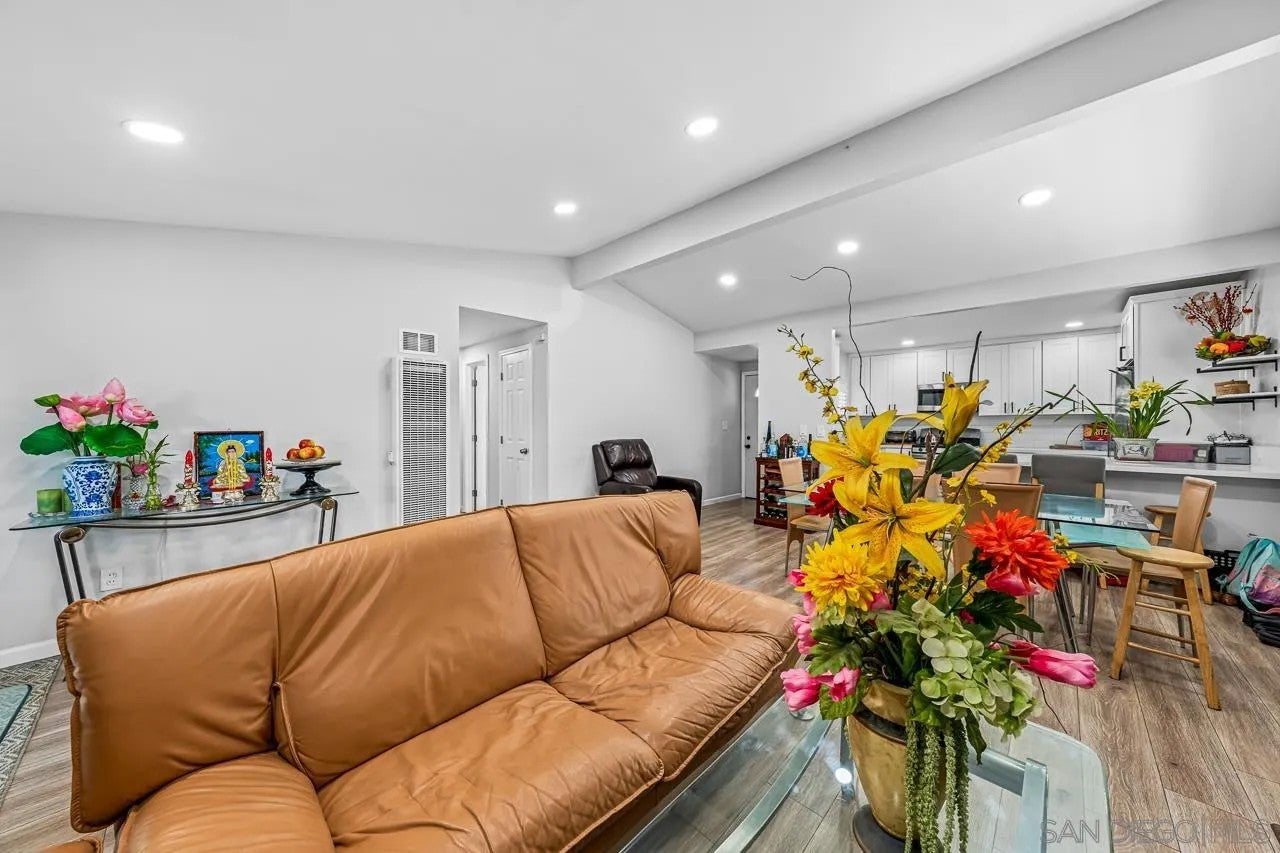 2626 Marathon Dr