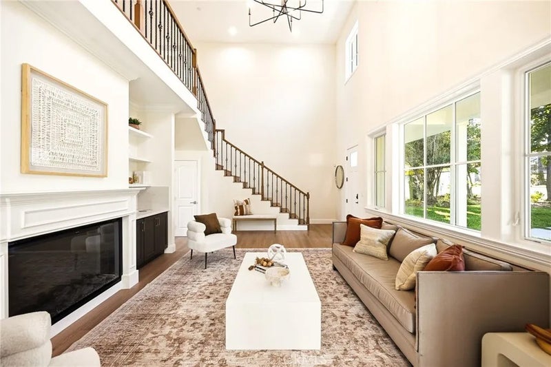 1688 E Mendocino