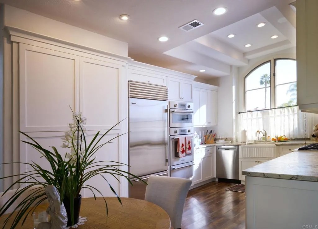 15522 Churchill Downs