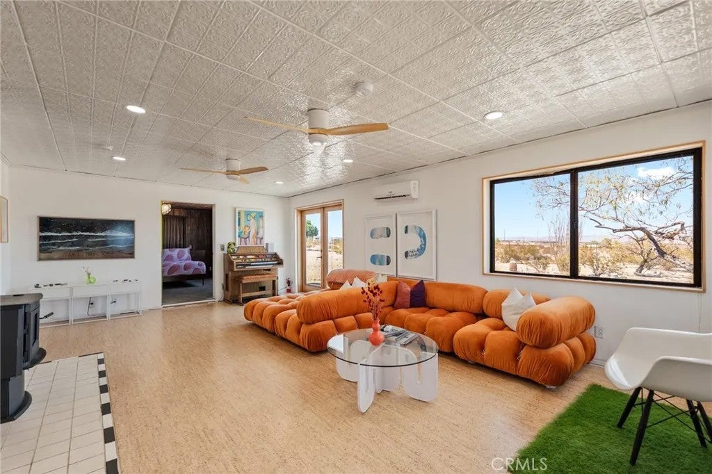69833 Sunny Sands