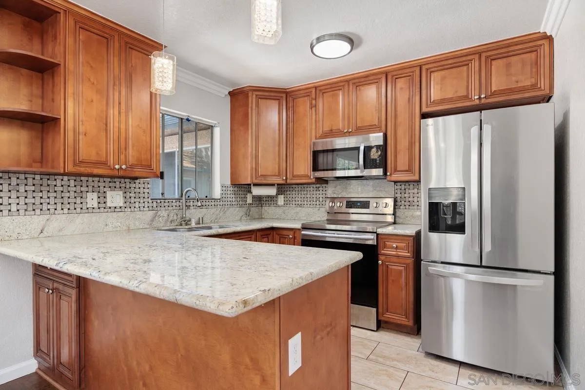 11239 Avenida De Los Lobos D