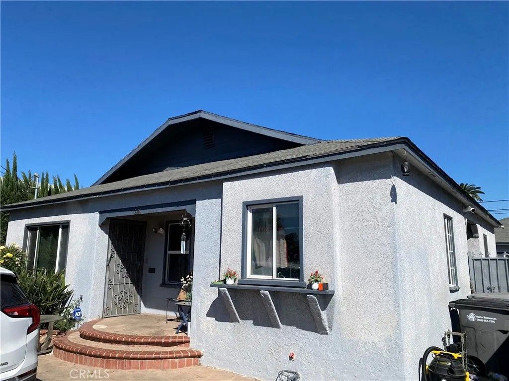 Photo of 3165 Oakwood Avenue, Lynwood, CA 90262 (MLS # OC26056413)