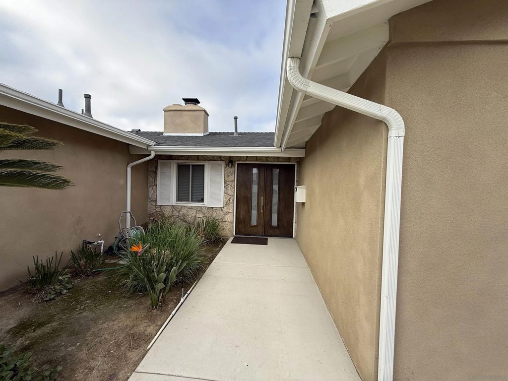Photo of 2914 Governor Dr, San Diego, CA 92122 (MLS # 250045768)