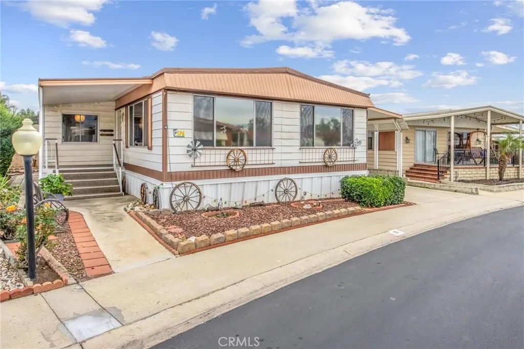 Photo of 626 N Dearborn St #19, Redlands, CA 92374 (MLS # CV25280197)