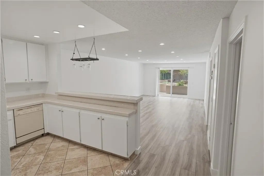 330 N Jackson 116