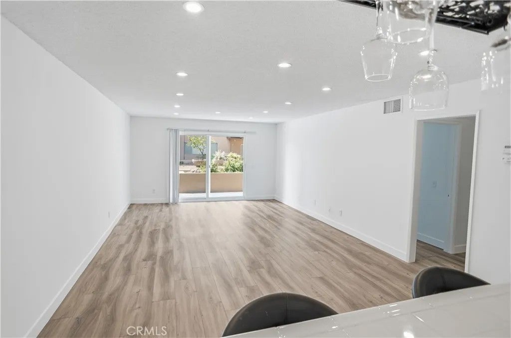 330 N Jackson 116