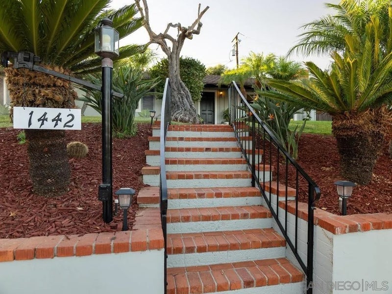 1442 Catalina Blvd.