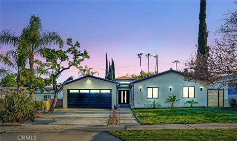 Photo of 24250 Friar Street, Woodland Hills, CA 91367 (MLS # SR26052317)