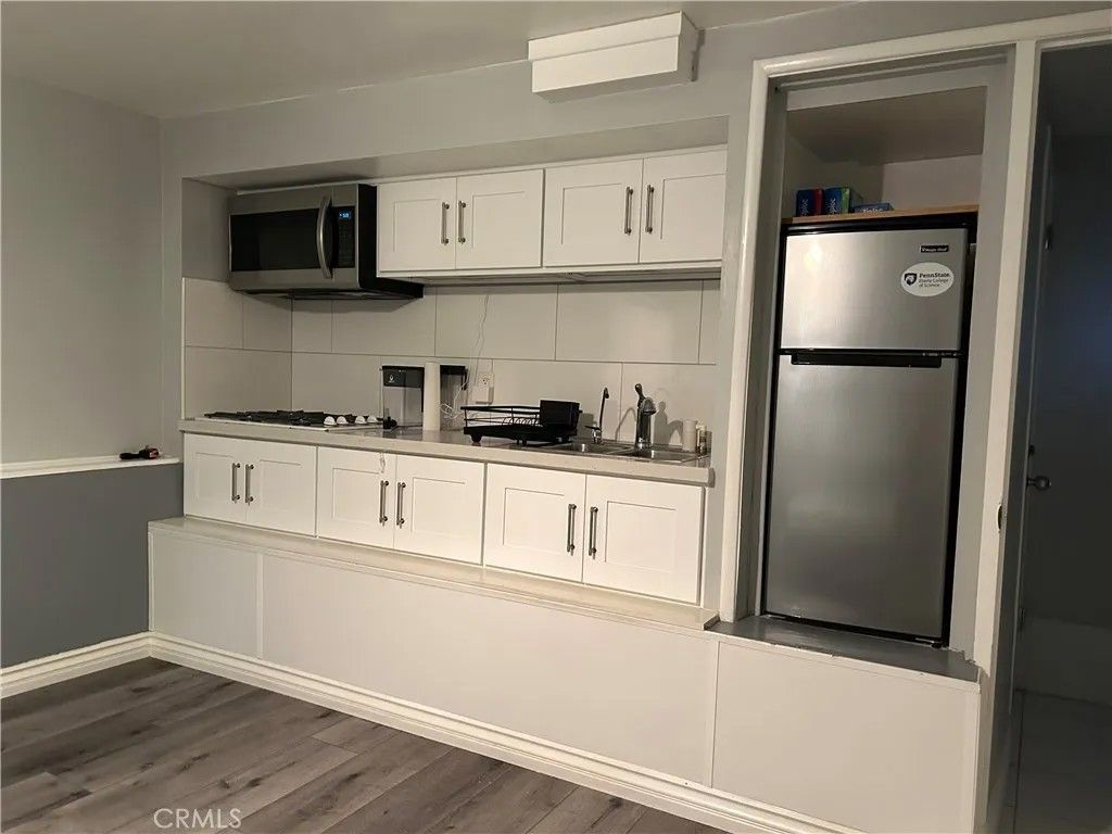 Photo of 2126 Grandview Dr, Camarillo, CA 93010 (MLS # SW26092517)