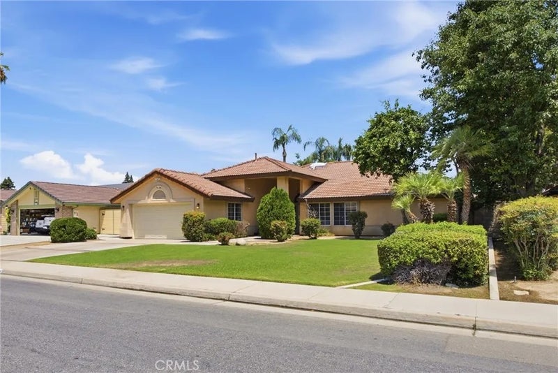 8704 Bridlewood Lane