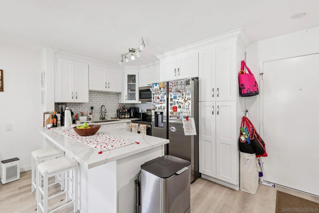 Photo of 4600 Lamont St #204, San Diego, CA 92109 (MLS # 260003634)