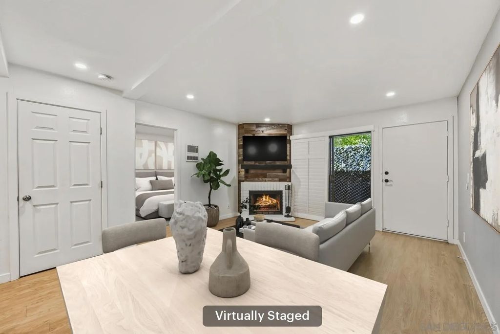 Photo of 8362 Via Sonoma #c, La Jolla, CA 92037 (MLS # 2601000)