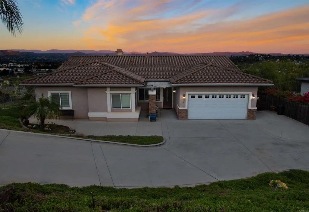 Photo of 120 N Upas St, Escondido, CA 92025 (MLS # NDP2602076)