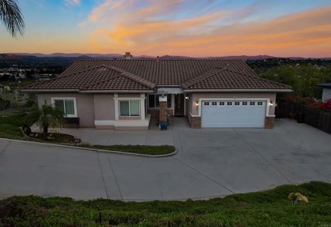 Photo of 120 N Upas St, Escondido, CA 92025 (MLS # NDP2602076)