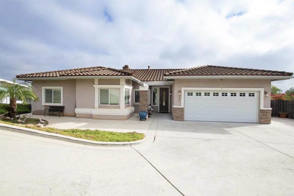 Photo of 120 N Upas St, Escondido, CA 92025 (MLS # NDP2602076)