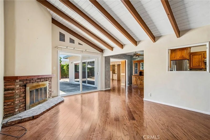 312 N London
