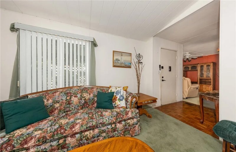 9401 Sharondale