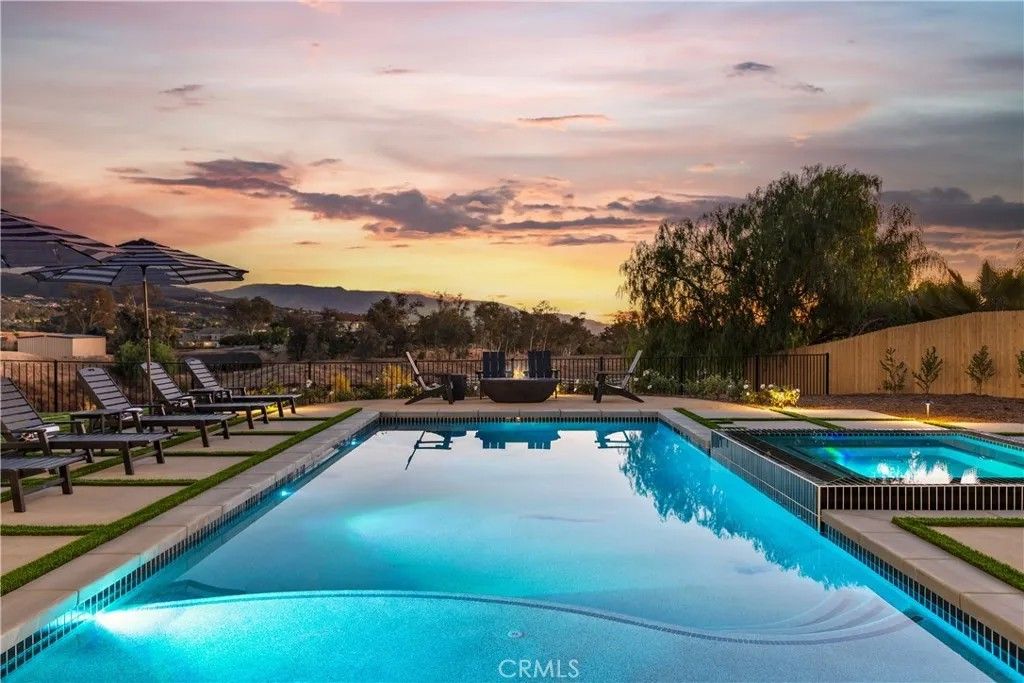 Photo of 39241 Corte Venture, Temecula, CA 92592 (MLS # SW26031654)