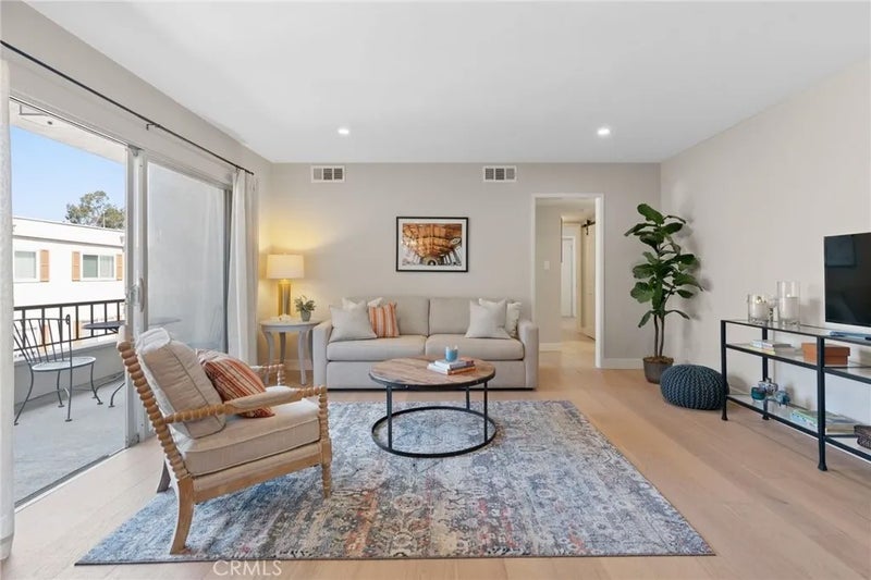10707 Camarillo Street 314
