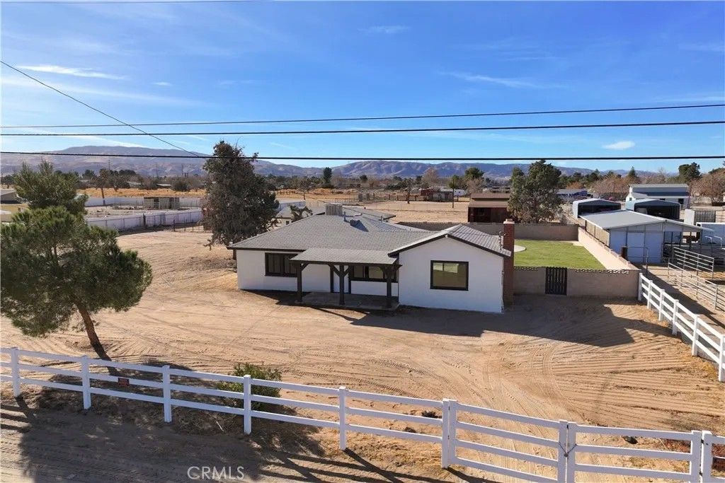 Photo of 41331 20th Street, Palmdale, CA 93551 (MLS # SR25281379)