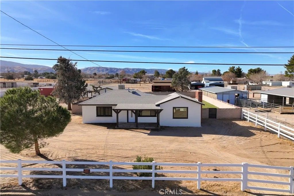 Photo of 41331 20th Street, Palmdale, CA 93551 (MLS # SR25281379)