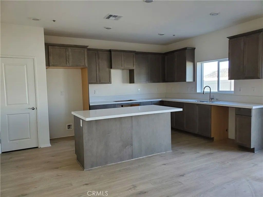 Photo of 31454 Water Oak Drive, Winchester, CA 92596 (MLS # SW26018460)