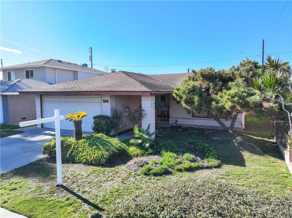 Photo of 20119 Galway Ave, Carson, CA 90746 (MLS # MB25273720)