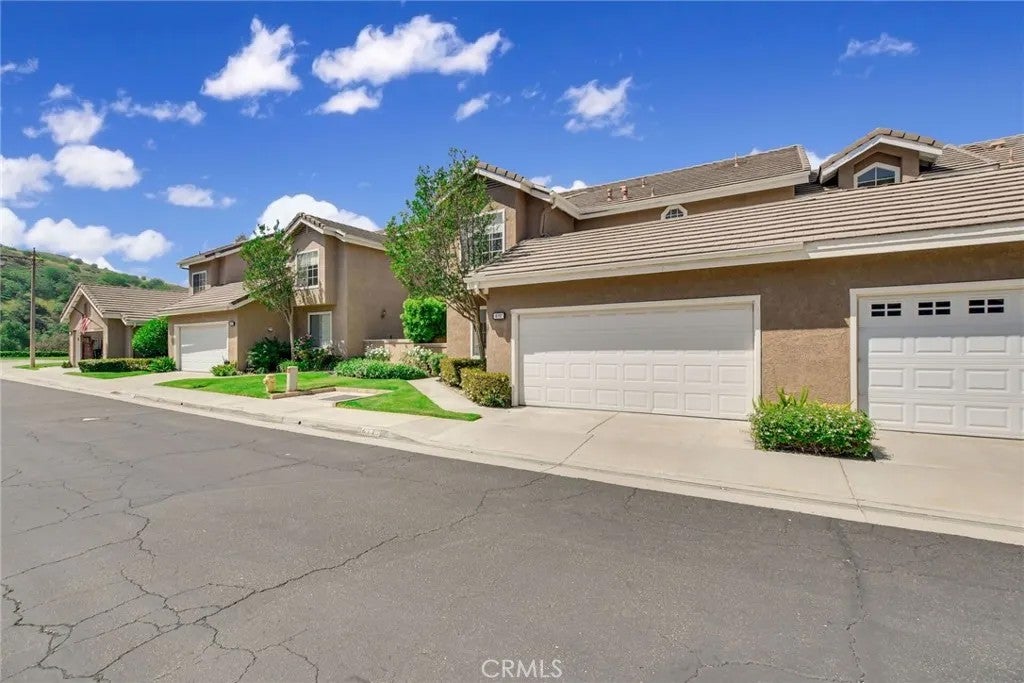 6117 E Garnet