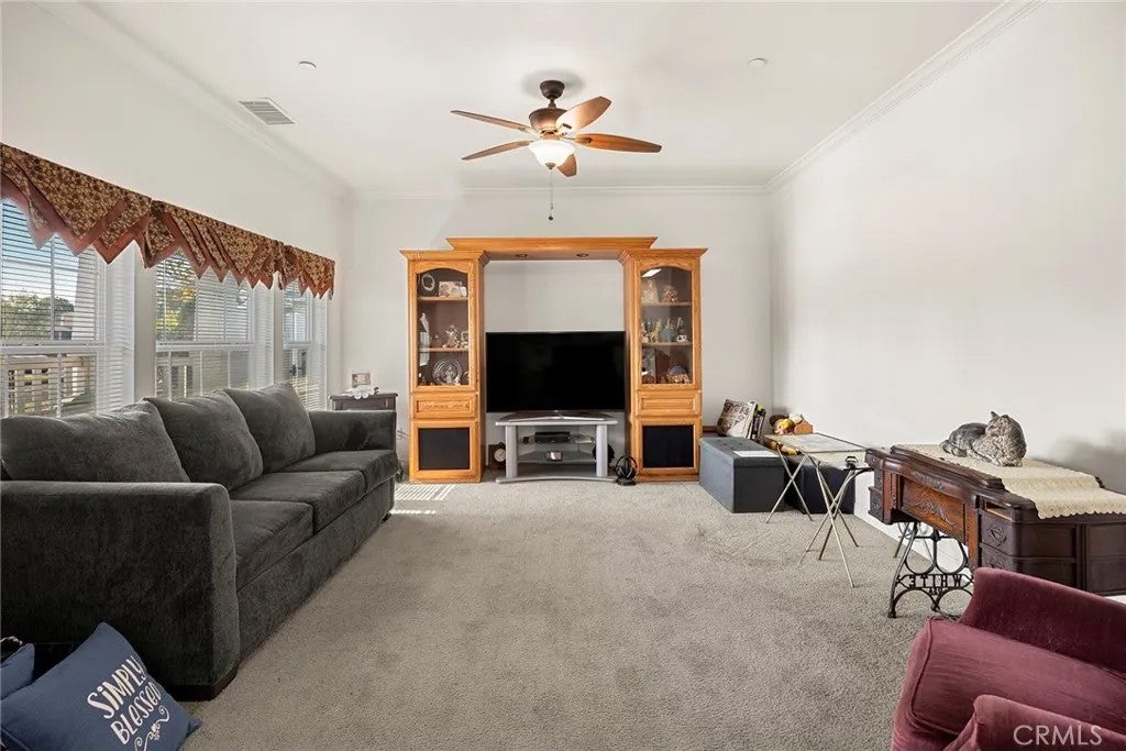 10909 Leland Ave