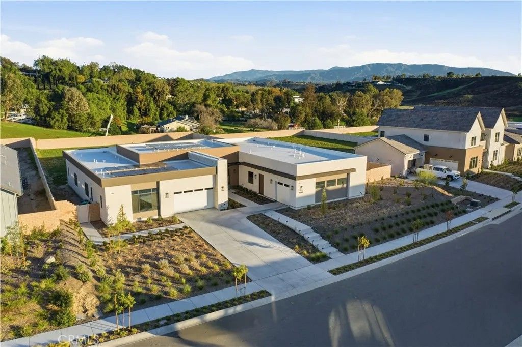 Photo of 39788 Larkspur Terrace, Temecula, CA 92591 (MLS # SW26014449)