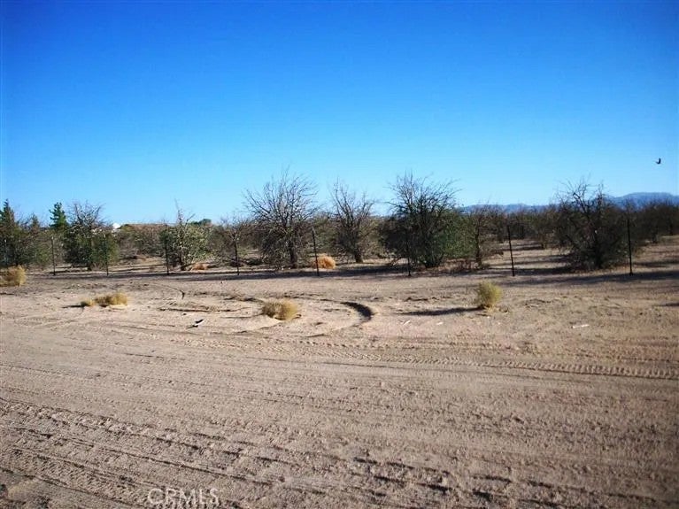45527 Twin Lakes