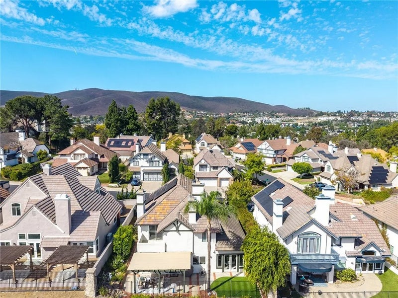 13989 Royal Melbourne Square