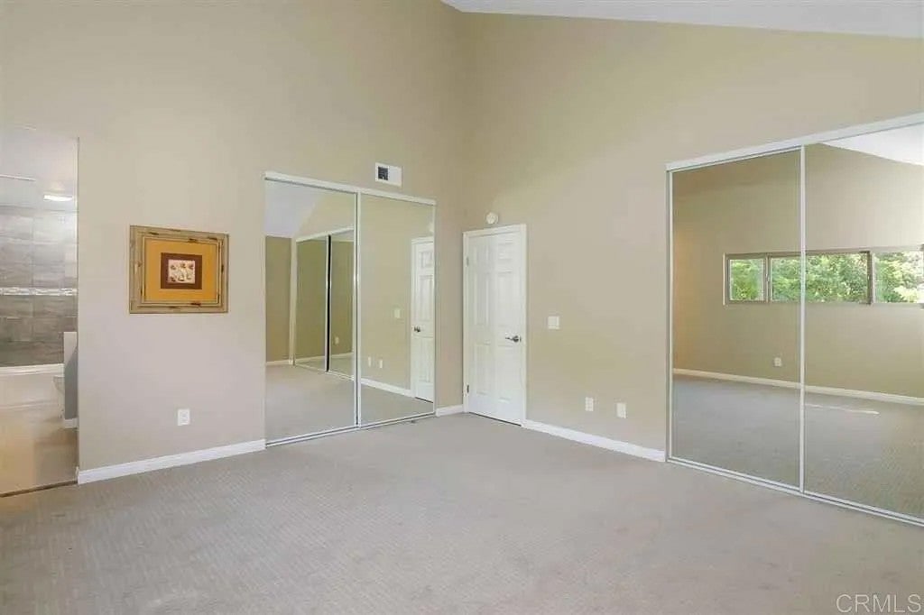 5210 Caminito Apartado