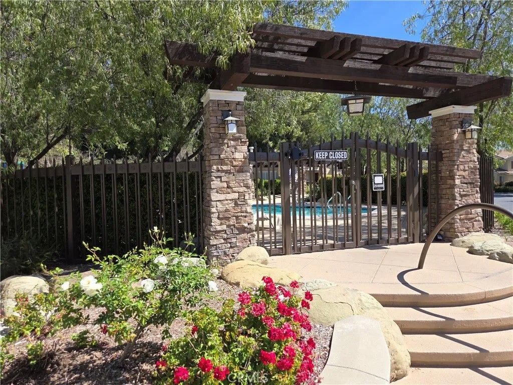 Photo of 23147 Napa Dr, Valencia, CA 91354 (MLS # SR26061122)