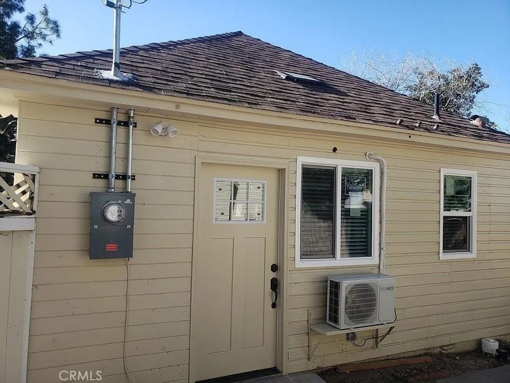 Photo of 4943 Rosemont Ave, La Crescenta, CA 91214 (MLS # PF26040143)