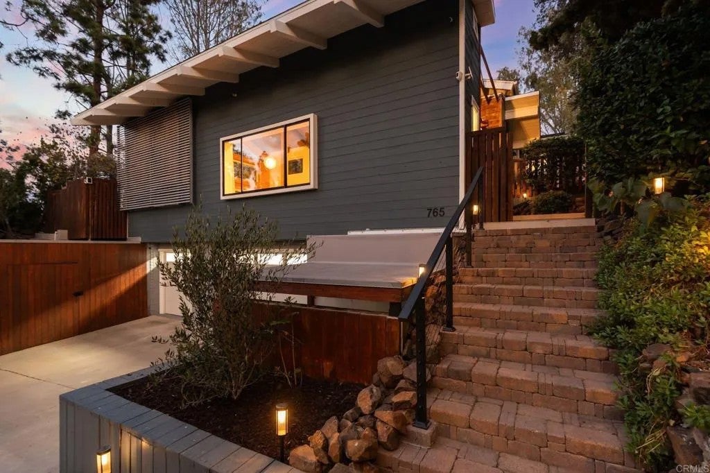 765 Val Sereno Drive