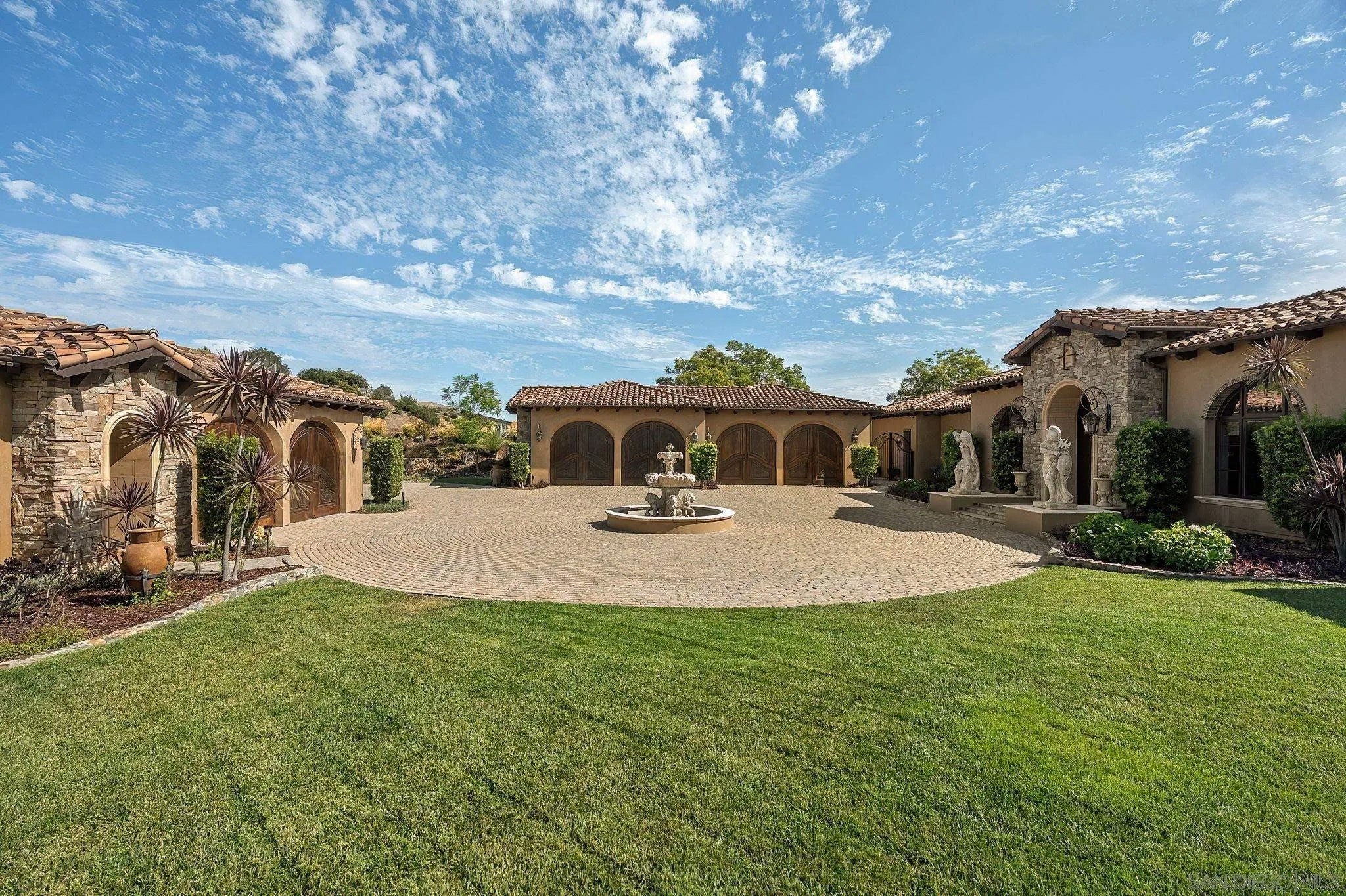 8619 Via Rancho Cielo