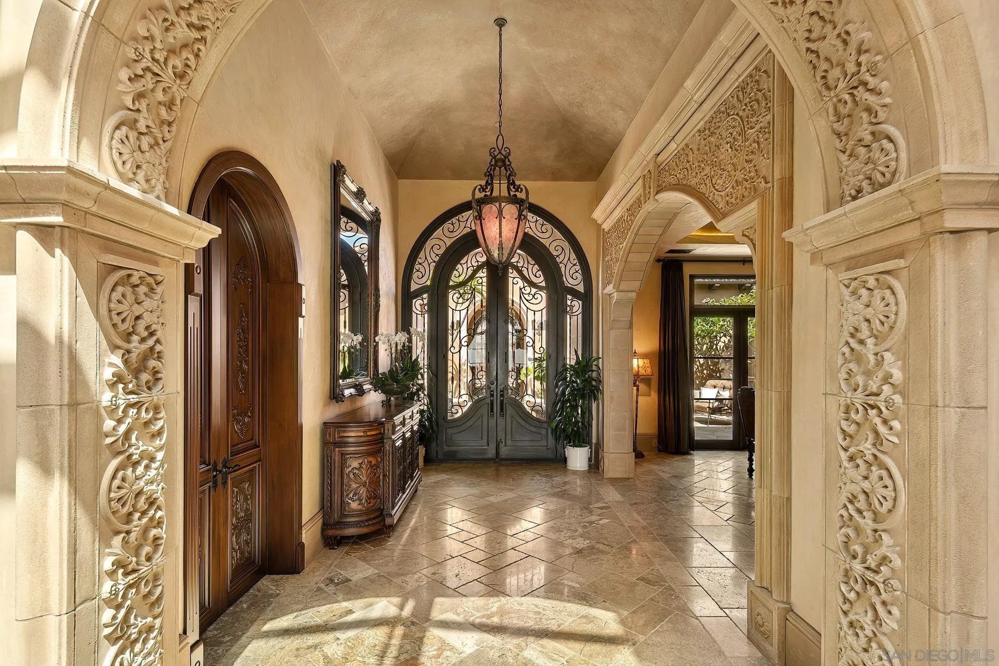 8619 Via Rancho Cielo