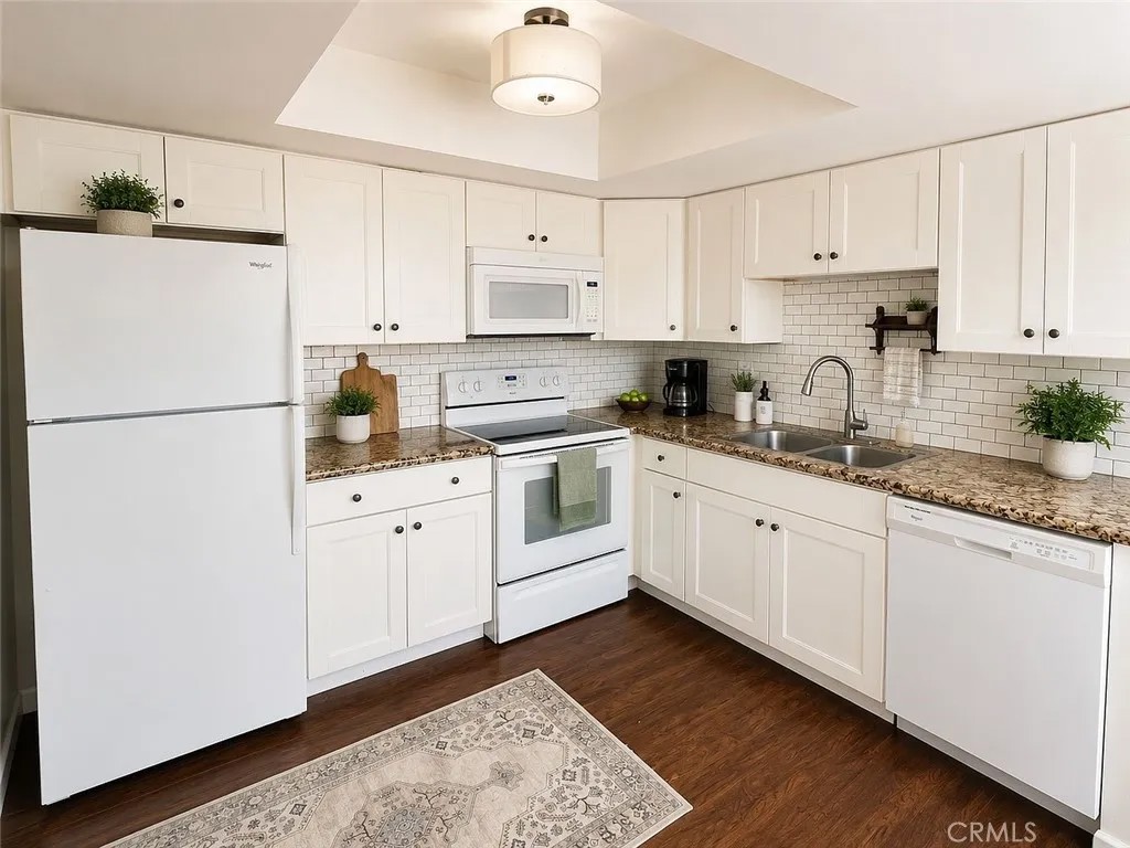 64281 Spyglass 30