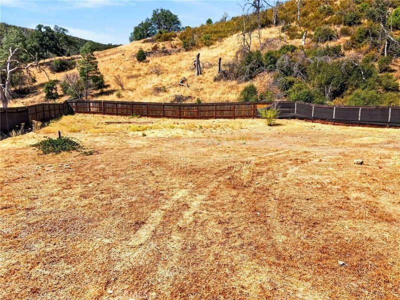 3865 Spring Valley