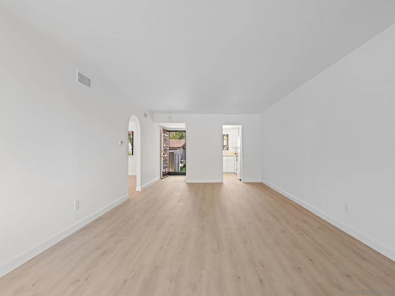 12140 Rancho Bernardo Dr B