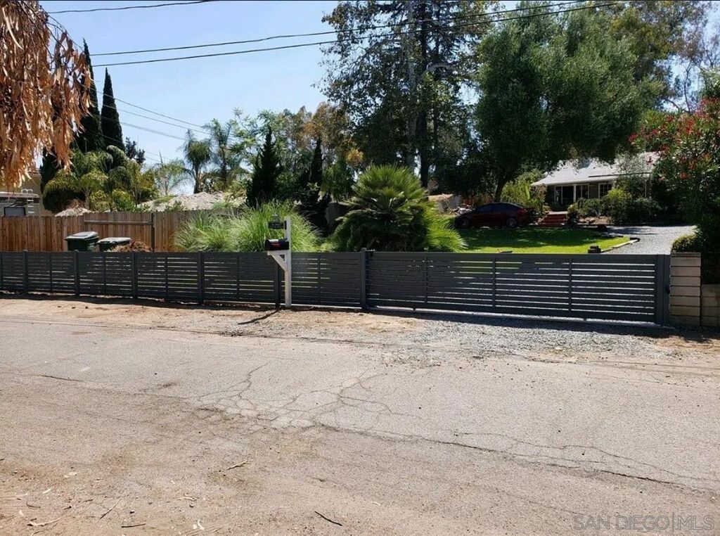 Photo of 3750 Valley Vista Fork, Bonita, CA 91902 (MLS # 250037279)