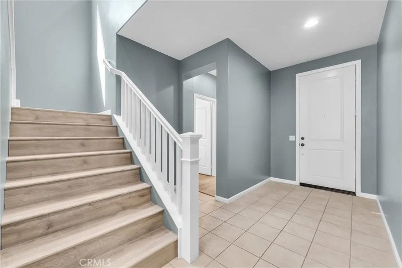 5087 S Centennial