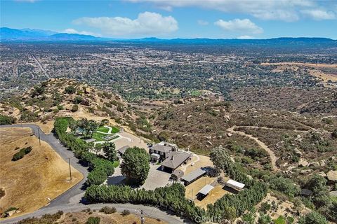 Photo of 10200 Lilac Ln, Chatsworth, CA 93063 (MLS # SR26055668)