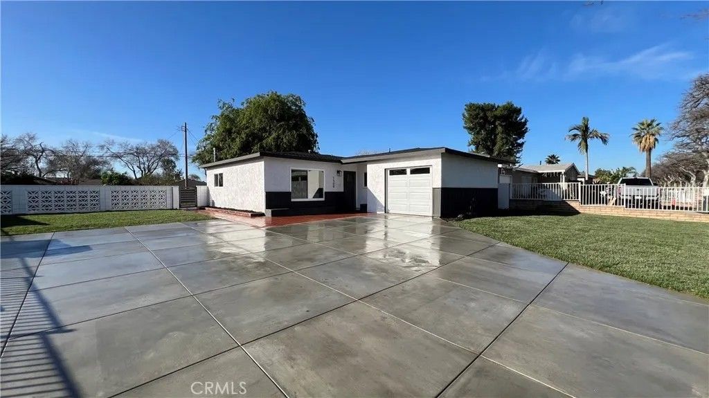 Photo of 1509 Magnolia Avenue, San Bernardino, CA 92411 (MLS # IV26042032)