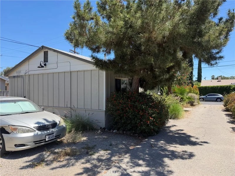 17615 Kingsbury