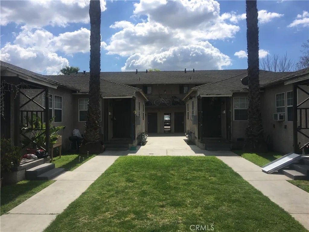 Photo of 422 W Palm Street #422 1/2B, Compton, CA 90220 (MLS # TR26050374)
