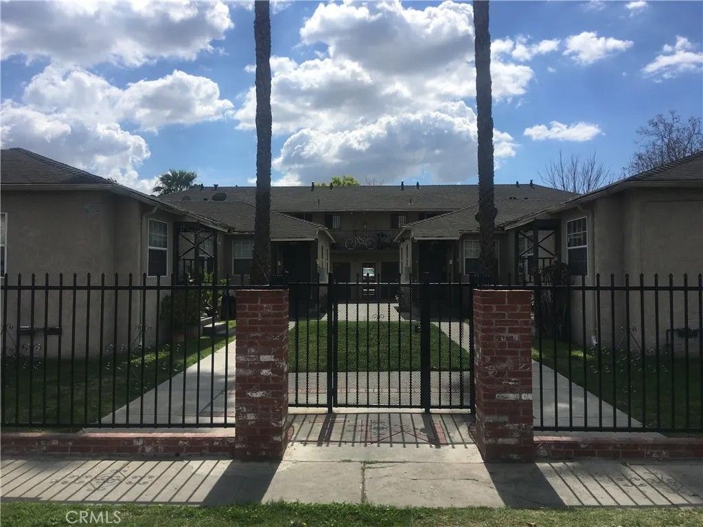 Photo of 422 W Palm Street #422 1/2B, Compton, CA 90220 (MLS # TR26050374)