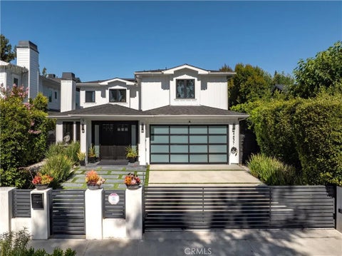Photo of 4637 Morella Avenue, Valley Village, CA 91607 (MLS # SR26162262)